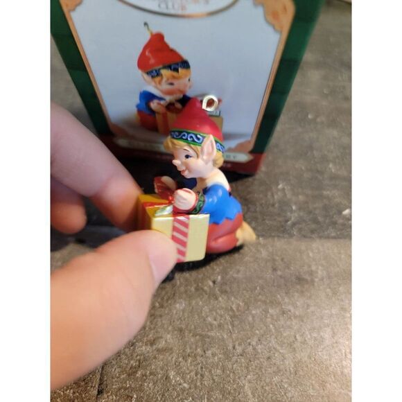 Hallmark 2001 ready for delivery ornament xmas Decor elf - Picture 2 of 5